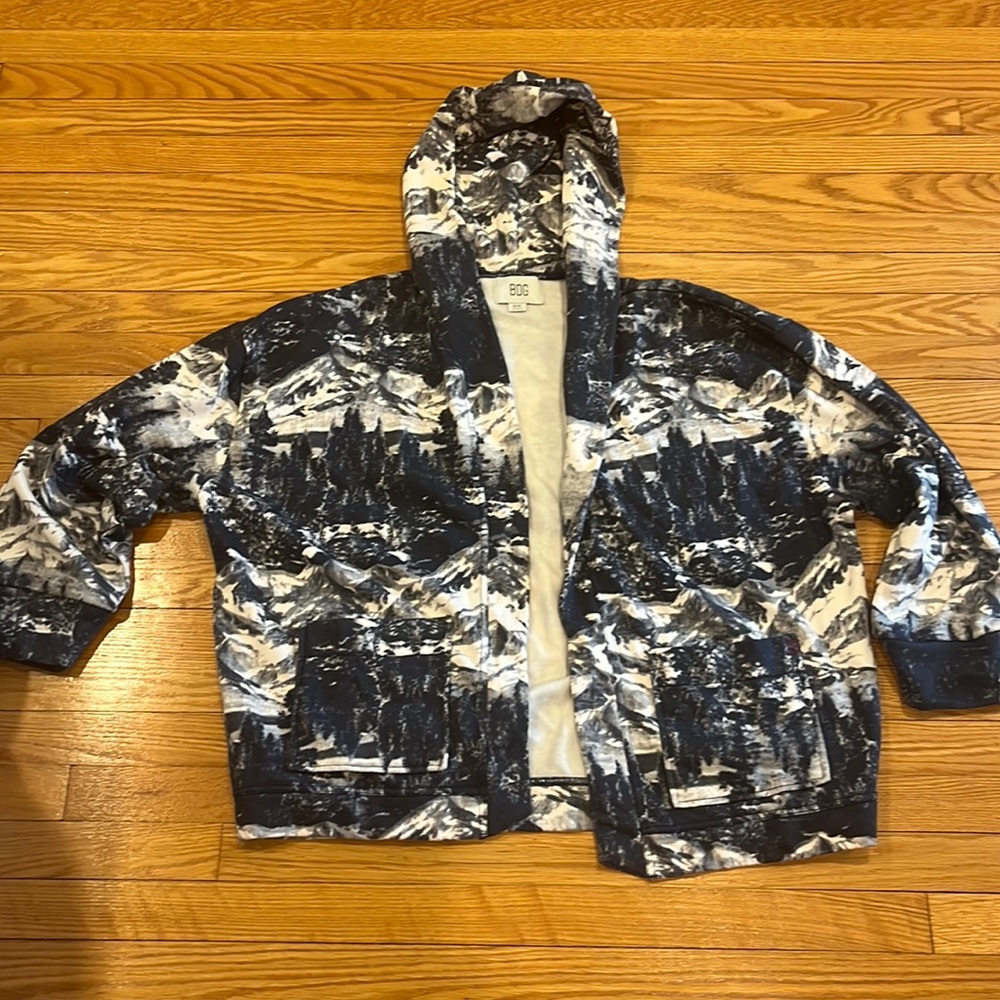 BDG by Urban Outfitters patterned cardigan women’s size medium.